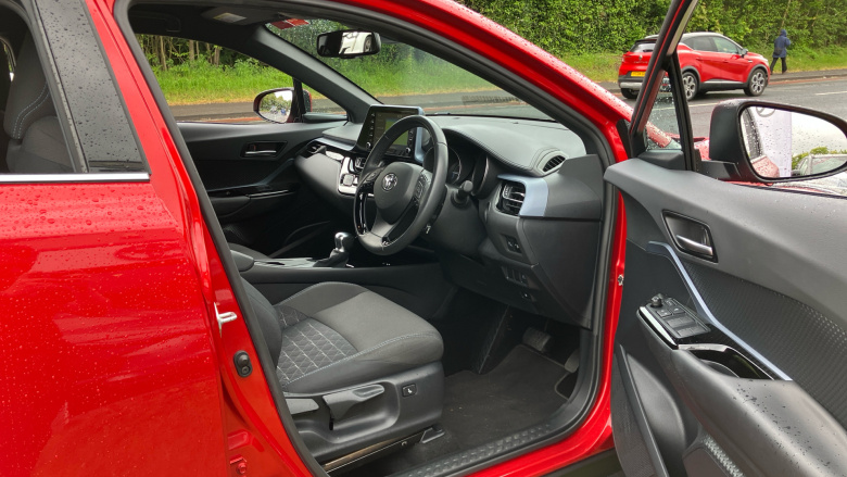 Toyota C-HR 1.8 Hybrid Design 5dr CVT Hybrid Hatchback